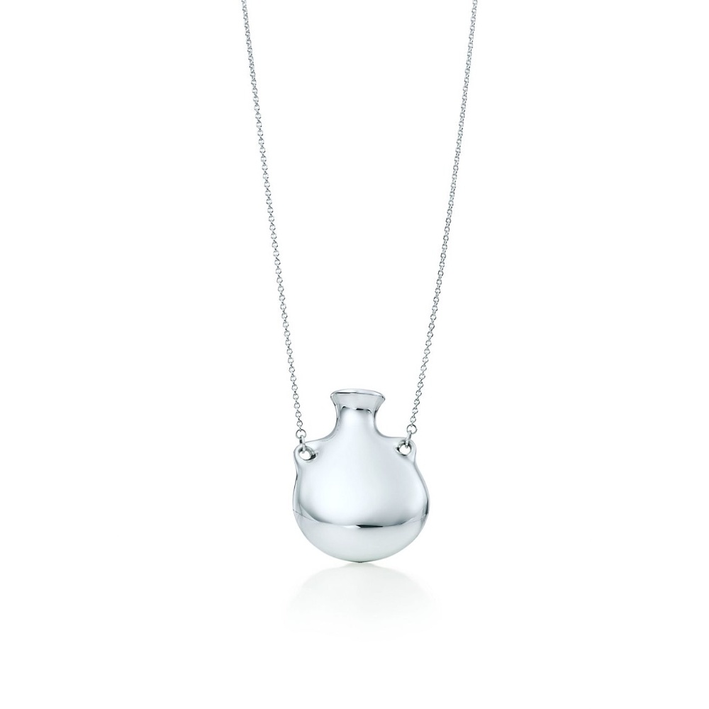 Tiffany and Co. Elsa Peretti jug necklace